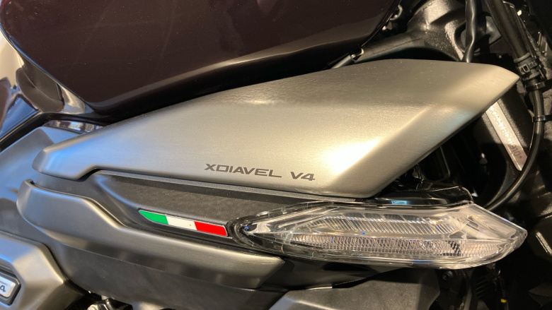 Ducati X Diavel V4 Burning Red (25MY)